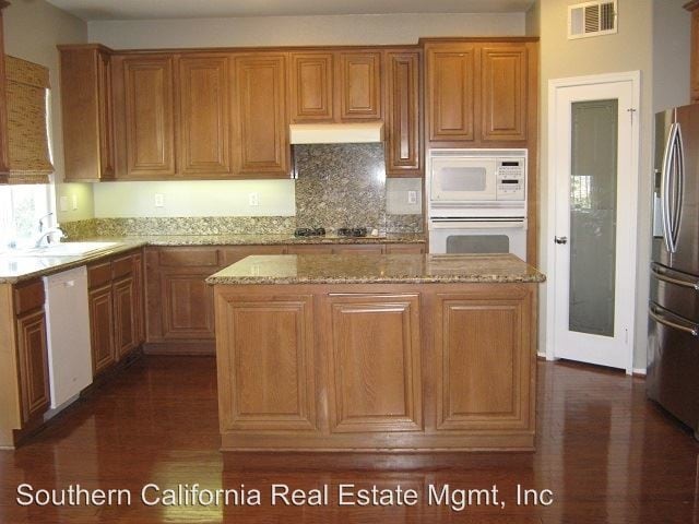 Building Photo - 28019 Alta Vista Ave