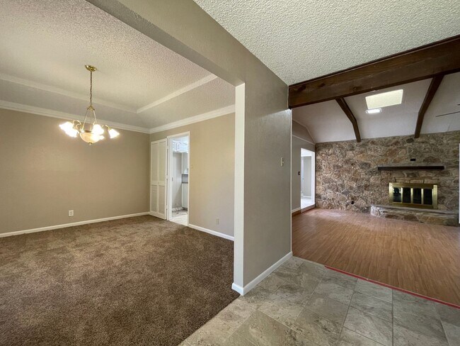 Foto del edificio - COMING SOON 3 BEDROOM 2.5 BATH SPACIOUS HO...