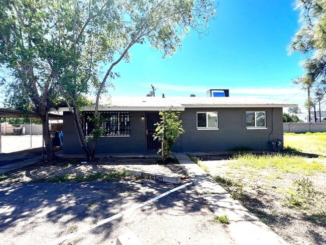 Foto del edificio - Fully Remodeled 3 Bedroom Home Located in ...