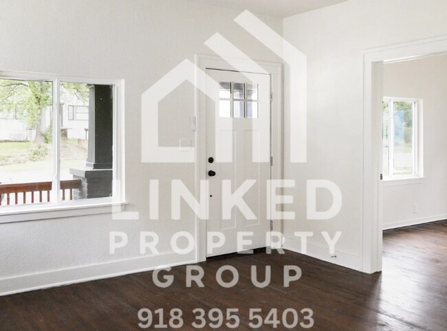 Building Photo - Beautifully Updated 3-Bedroom Home Near Downtown Tulsa