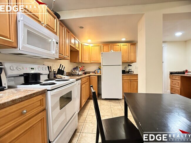 Foto del edificio - 56 Cummings Rd