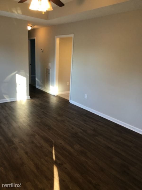 Building Photo - 3 br, 2 bath House - 616 Tulip Circle