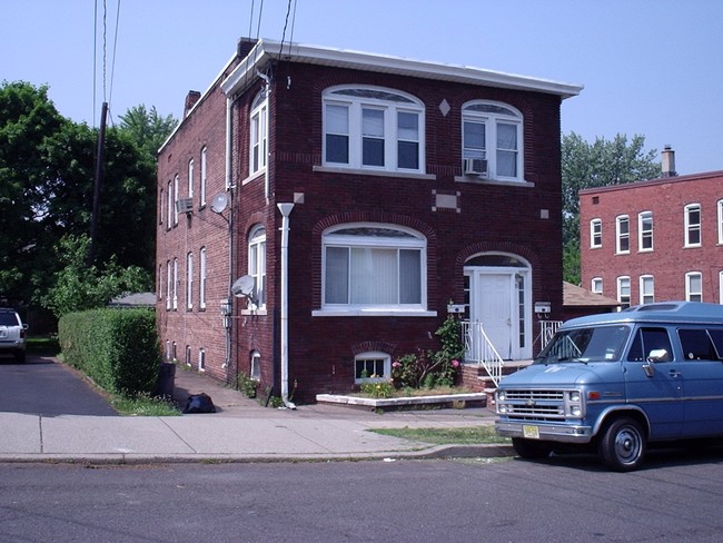 Left Side Building Photo - 9 School St