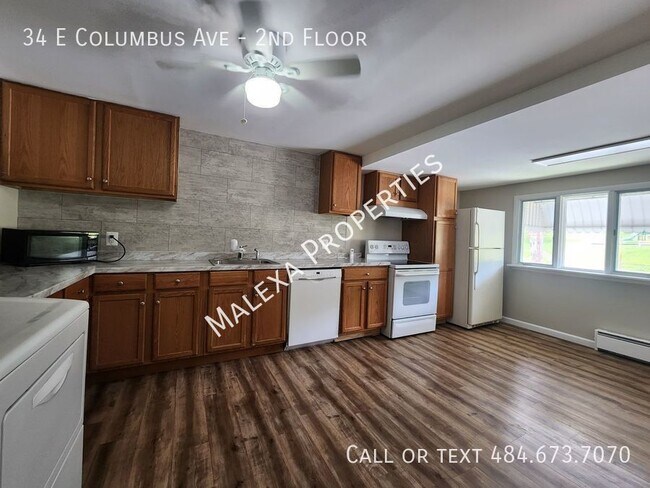 Building Photo - 3 bedroom 1 Bathroom apartment in Nesqueho...