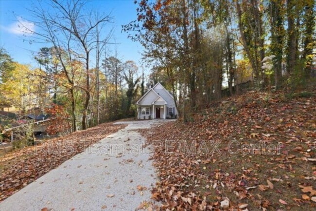 Foto del edificio - 2515 Lakeview Trail