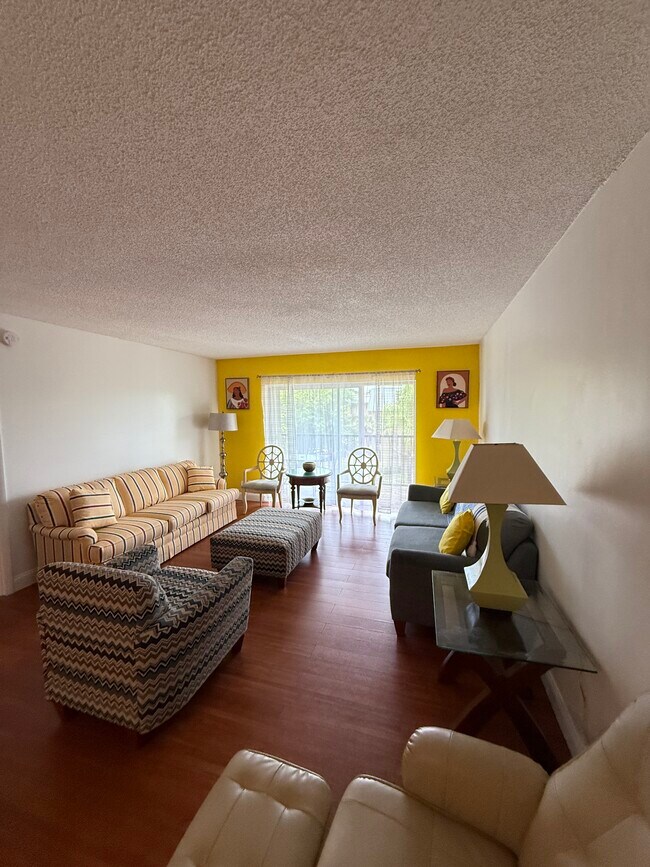 Building Photo - 5961 N Falls Circle Dr