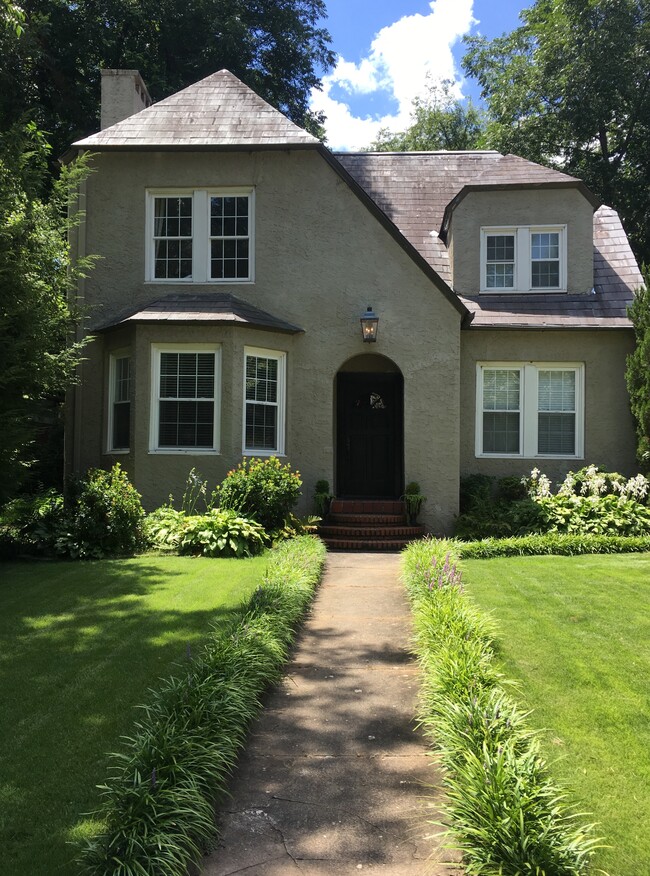 Building Photo - 1310 N Morningside Dr NE