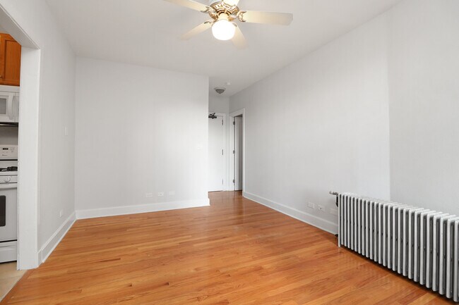 Foto del edificio - 3330 N Lake Shore Dr