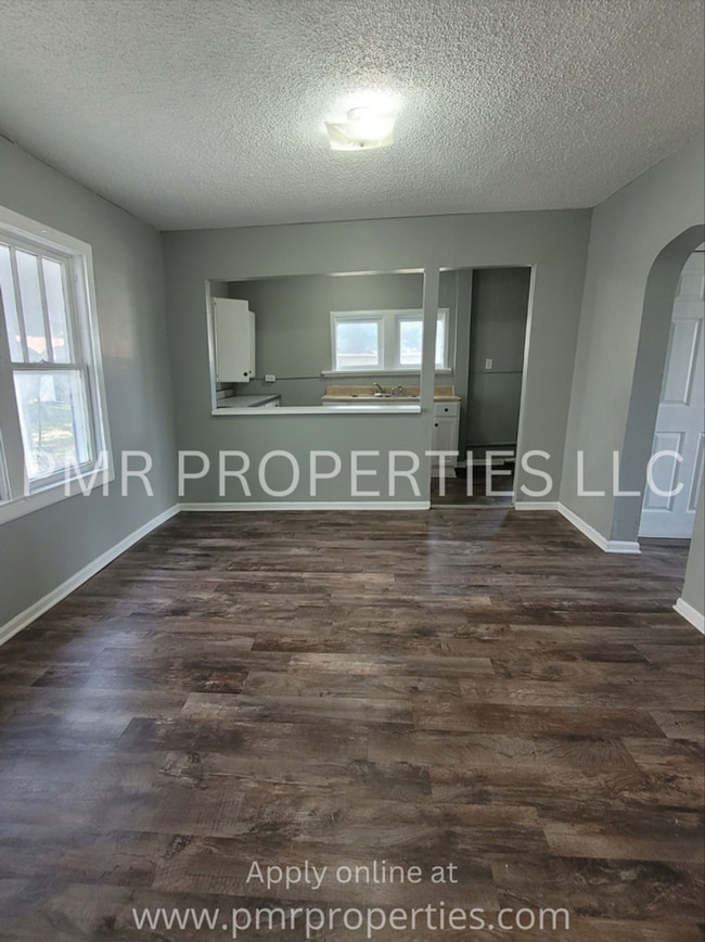 Building Photo - 1 Bedroom/ 1 Bathroom House