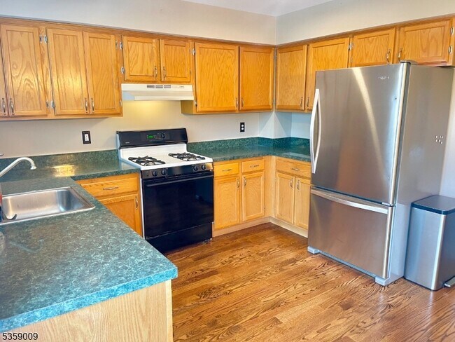 Foto del edificio - 302 Mercer Ct