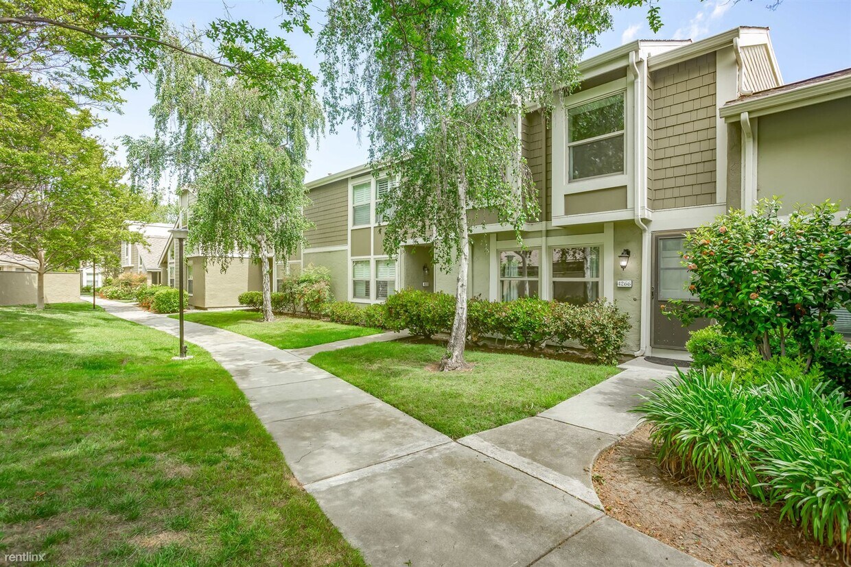Primary Photo - 3 br, 2.5 bath Condo - 4266 Dry Bed Court