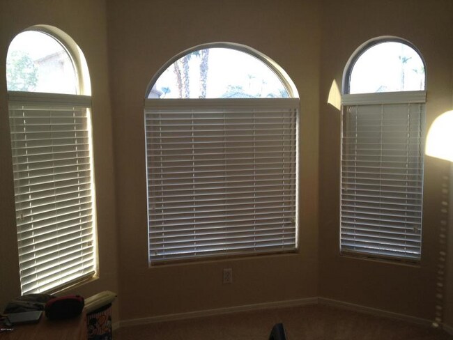 Building Photo - 4325 E Windsong Dr