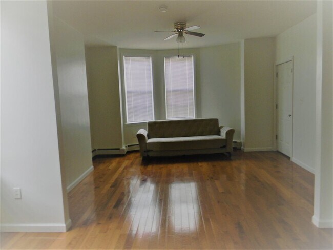 Foto del edificio - 269 Princeton Ave