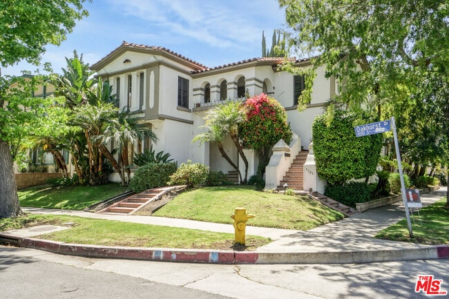 Building Photo - 1103 S Oakhurst Dr