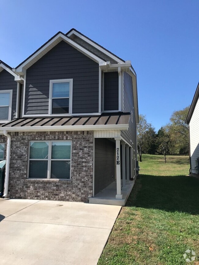 Building Photo - 212E Carver Ln