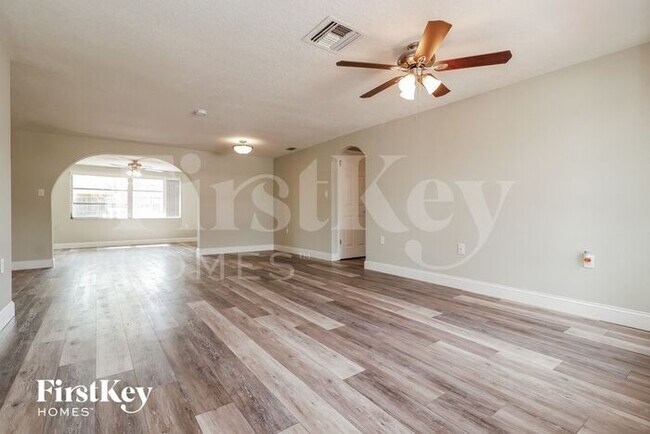 Building Photo - 9305 Ledgestone Ln