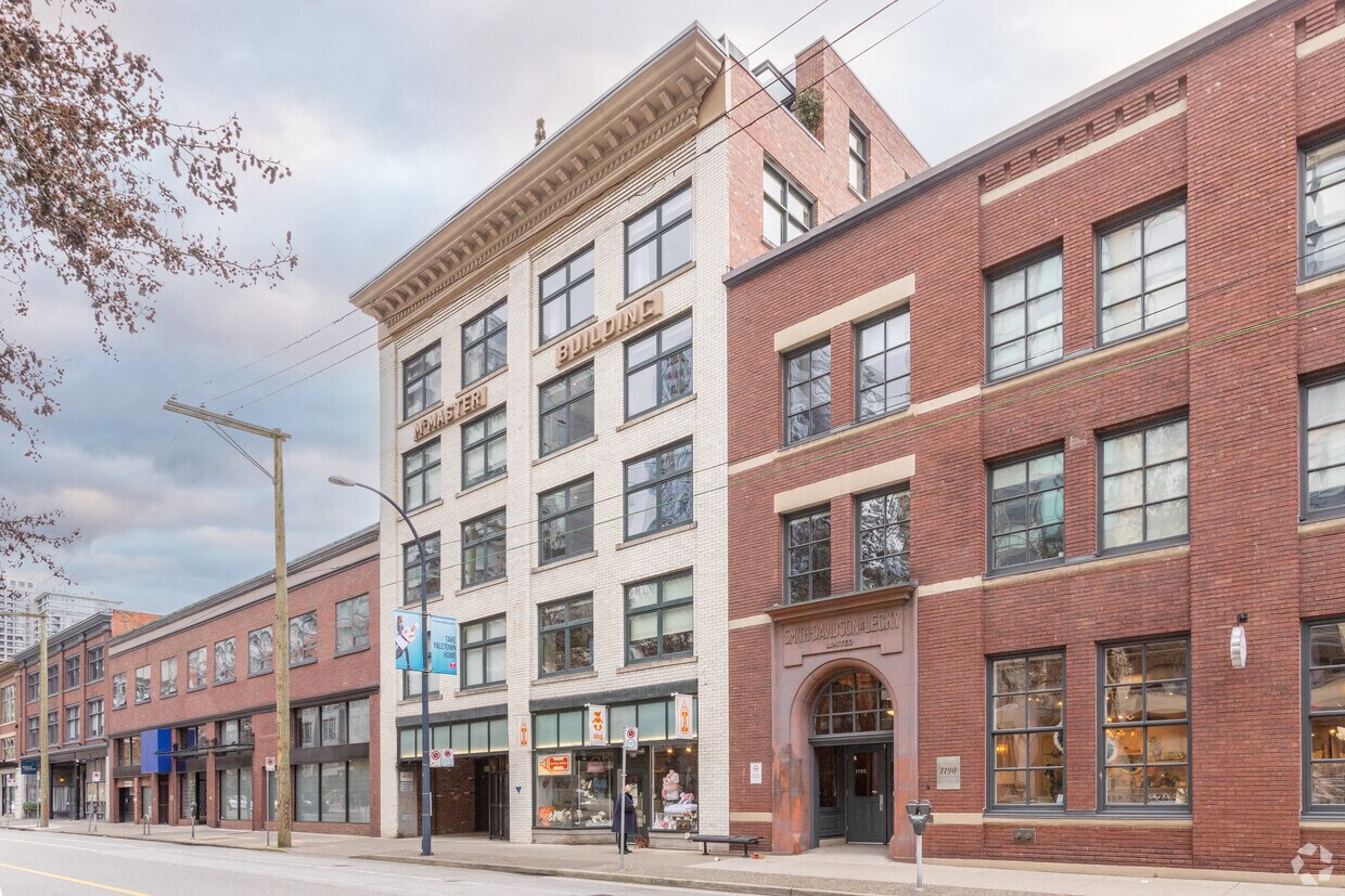 Primary Photo - 1188-1189 Hamilton St