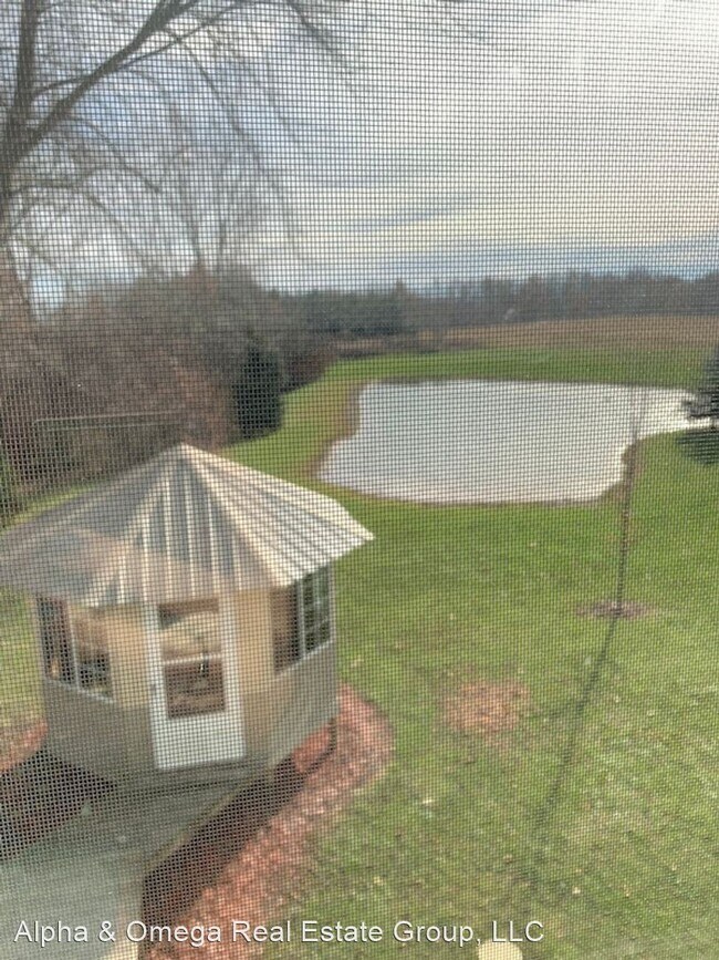 Building Photo - 3147 Maple Ridge Rd
