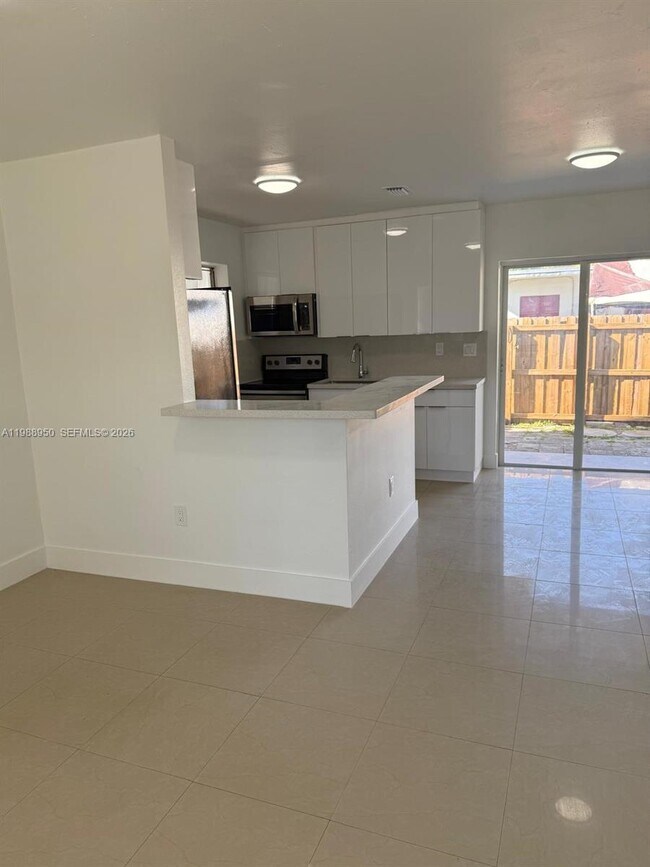 Foto del edificio - 625 NW 9th Ave