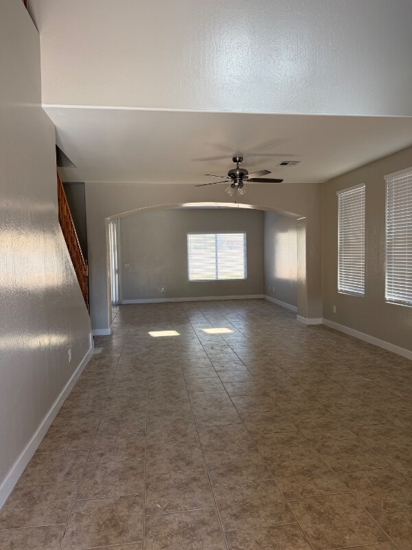 Foto del edificio - 1190 E Jardin Dr