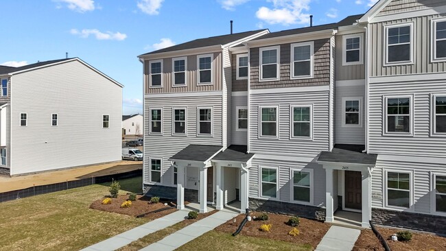 Building Photo - New Townhome in SE Raleigh