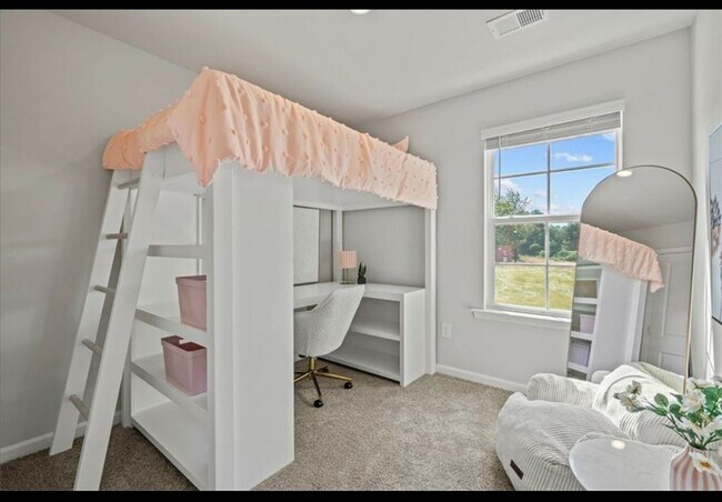 Building Photo - 109 Lowland Dr