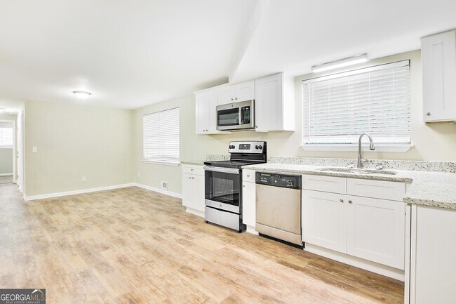 Building Photo - 5885 S Bear Dr