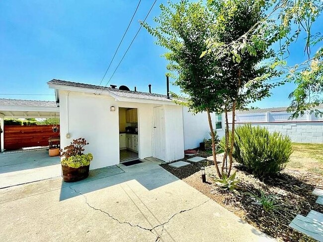 Foto del edificio - 9221 Laurel Ave