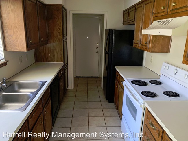 Building Photo - 329 Mill Creek Cir