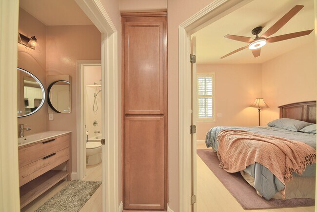 Foto del edificio - 590 Historic St