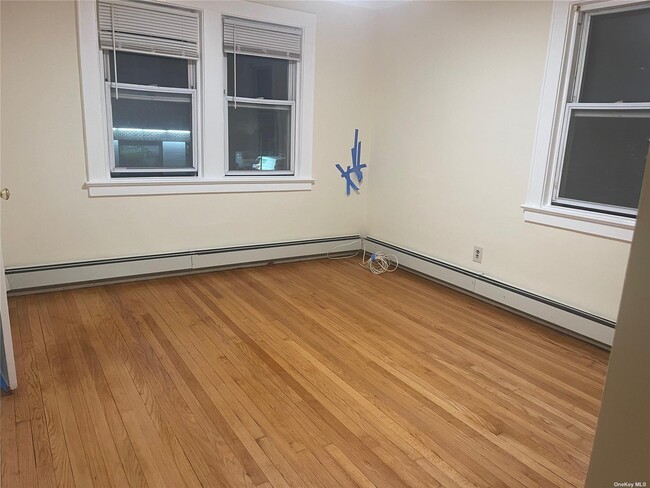 Foto del edificio - 239 Maple Ave