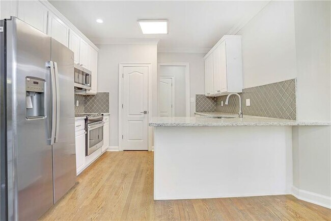 Building Photo - 1201 Bavarian Wood Close