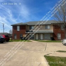Building Photo - 4305 Deek Dr