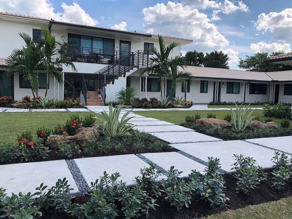 1280 NE 105th St Unit 6, Miami Shores, FL 33138 Room for Rent in