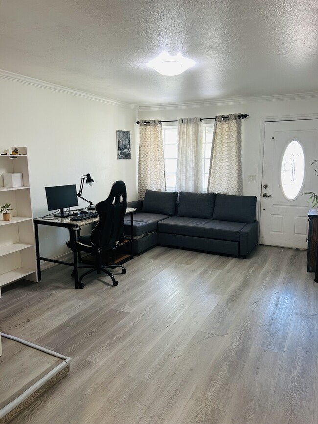Foto del edificio - 4848 Bresee Ave