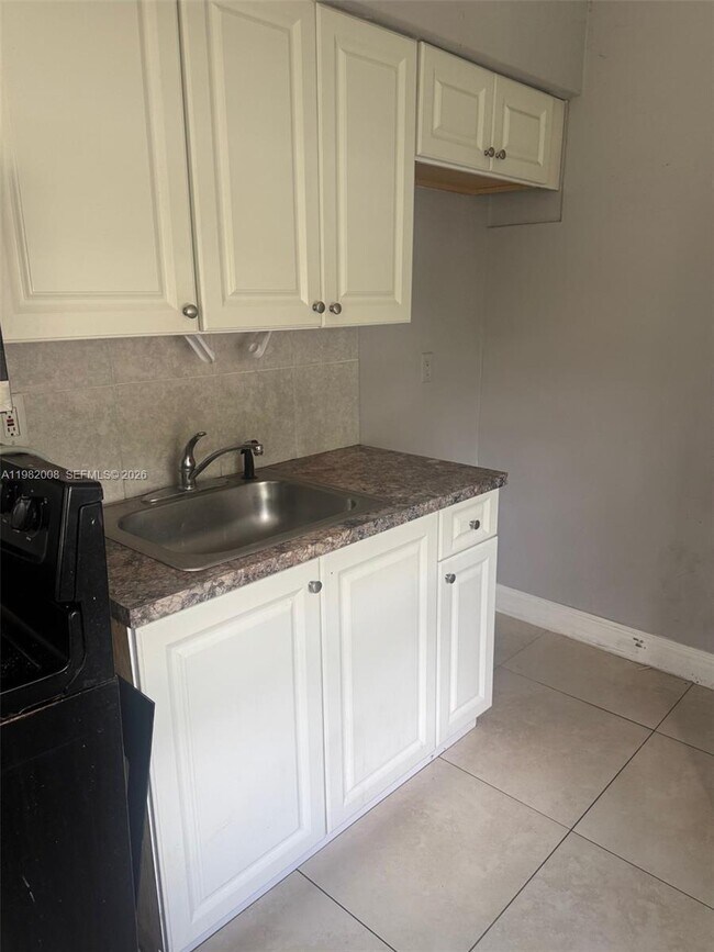 Foto del edificio - 611 S 24th Ave