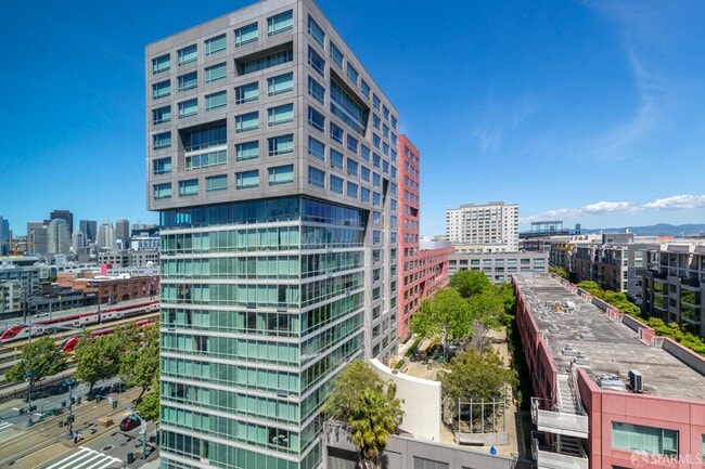 Building Photo - 300 Berry St