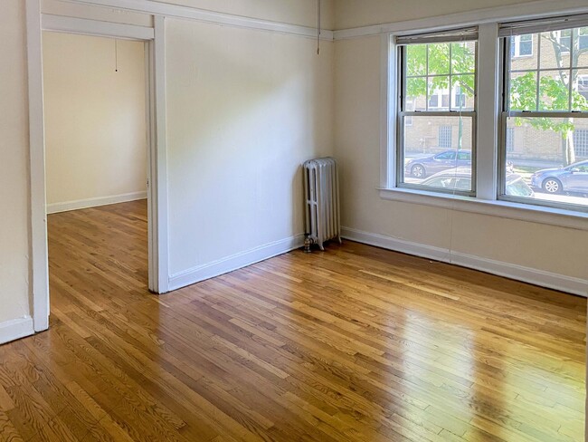 Foto del edificio - 5103 N Winchester Ave