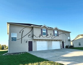 Building Photo - 1017 NW Willow Dr