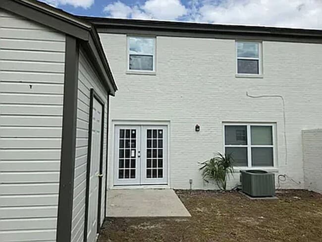 Building Photo - 4 Brookwood Cir