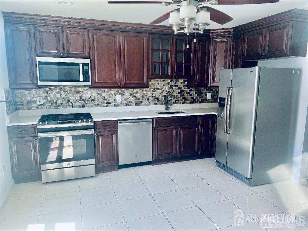 Foto del edificio - 35 Larch St