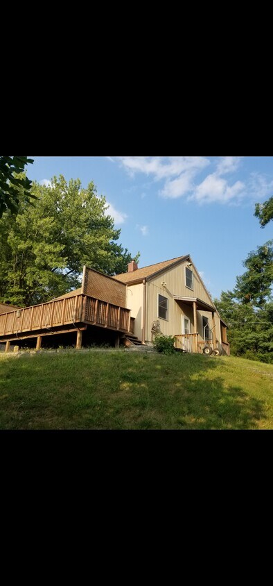 Foto principal - 3201 Dubuque St NE