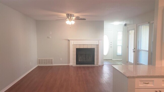 Building Photo - 371 Fantail Loop