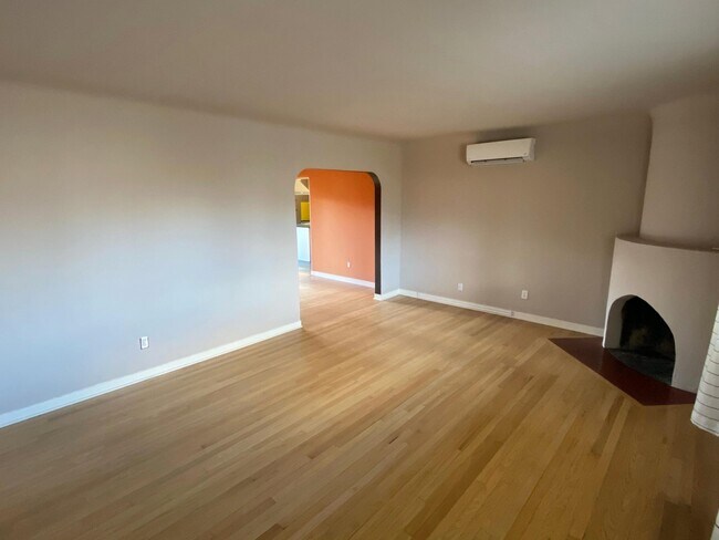 Foto del edificio - 4216 Roma Ave NE