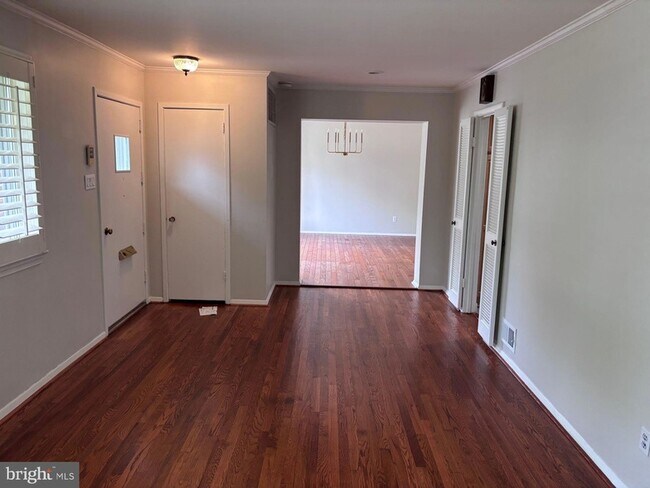 Foto del edificio - 701 Robert Rd