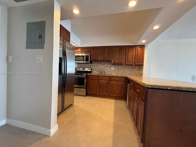 Foto del edificio - 1000 Parkview Dr