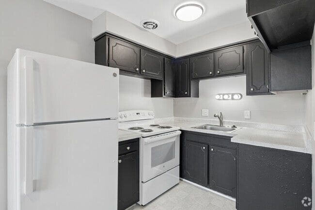 2 habitaciones, 1 baño - 850 pies cuadrados - Cocina - Oakwood Apartments