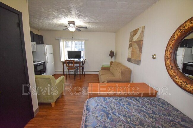 Building Photo - 812 E Water St