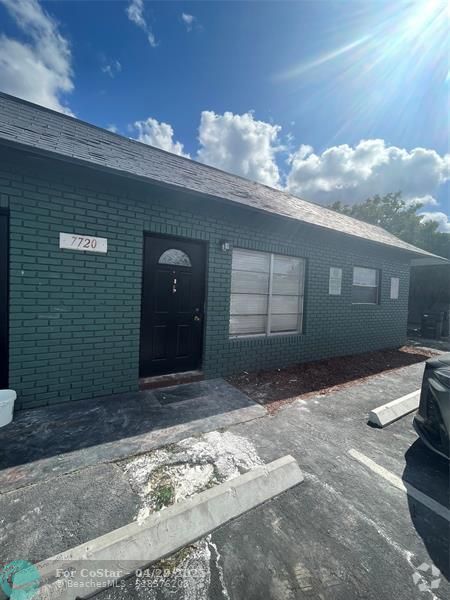 Building Photo - 7720 SW 10th St