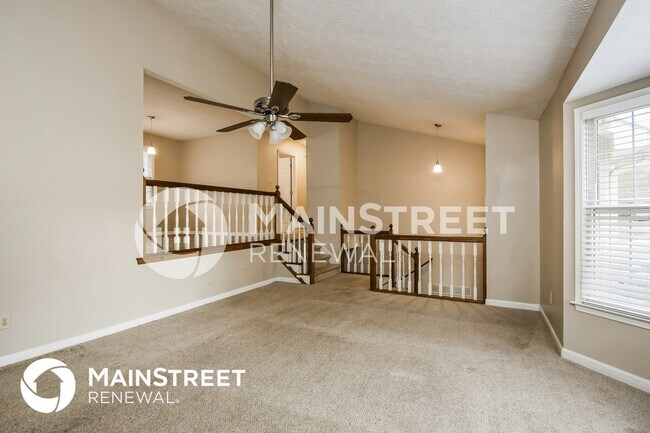 Building Photo - 475 Robin Hood Dr